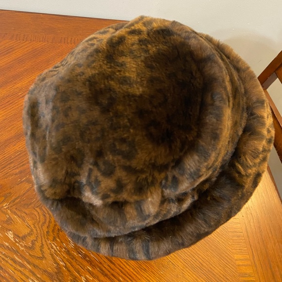 Leopard hat - Picture 5 of 6